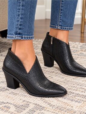 Vince Camuto Jorgetta Black Leather Croc-Embossed Ankle Heel Booties 8M